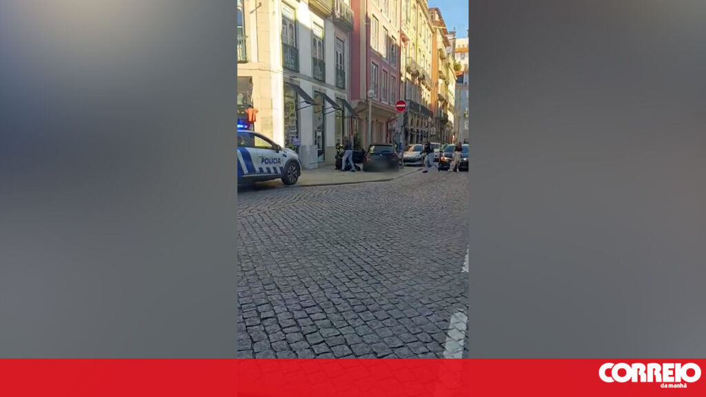 Homem Detido no Porto Após Desobediência à Ordem da PSP Imagem do artigo