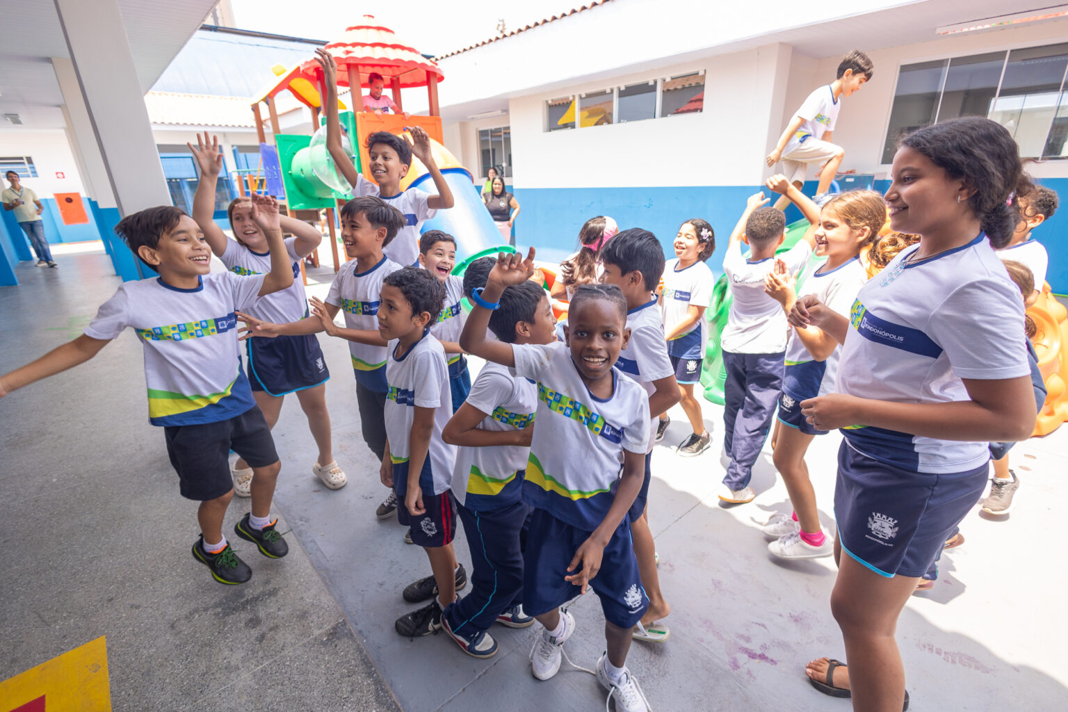 Avanços na Educação de Rondonópolis: Infraestrutura, Capacitação e Material Pedagógico