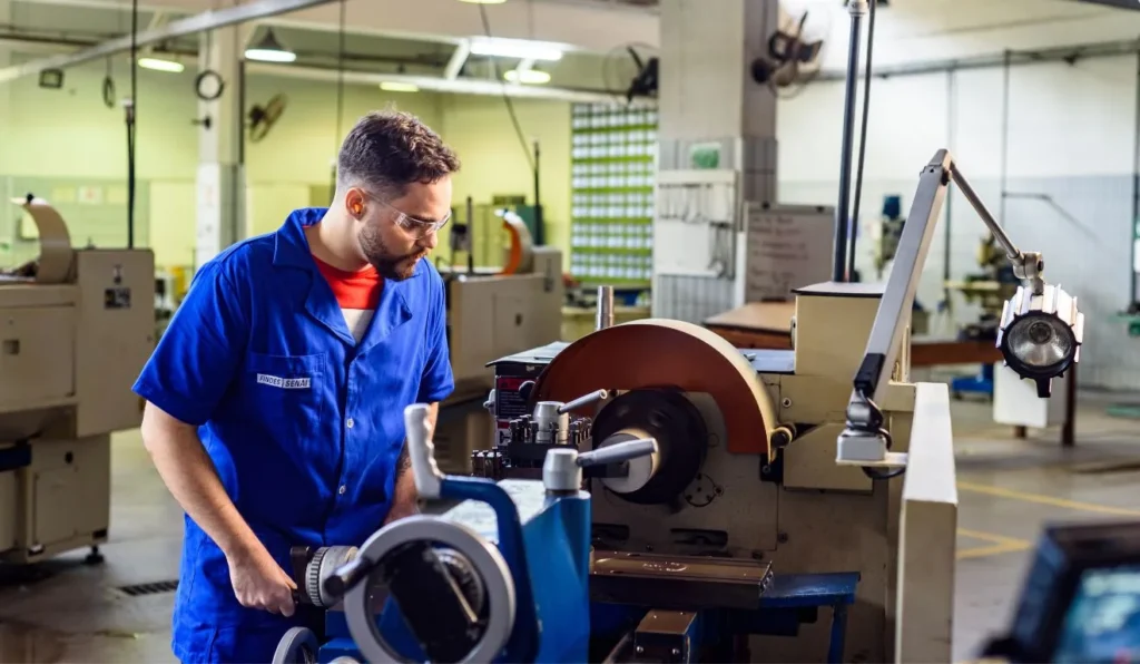 Senai-ES Disponibiliza 5.728 Vagas Gratuitas em Cursos de Qualificação Profissional