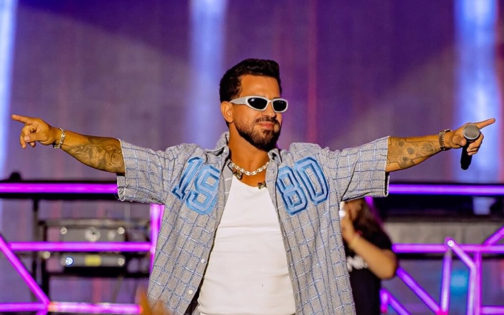 Agenda Cultural de Sábado: Baile do Dennis Agita a Noite no ES Agenda Cultural de Sábado: Baile do Dennis Agita a Noite no ES