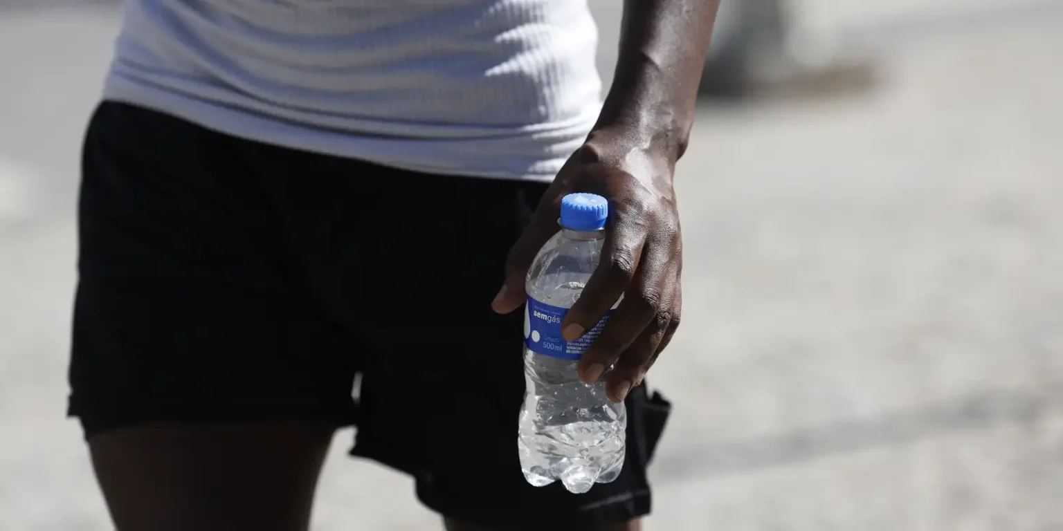 Calor provoca mais de 2.600 atendimentos de emergência no Rio de Janeiro