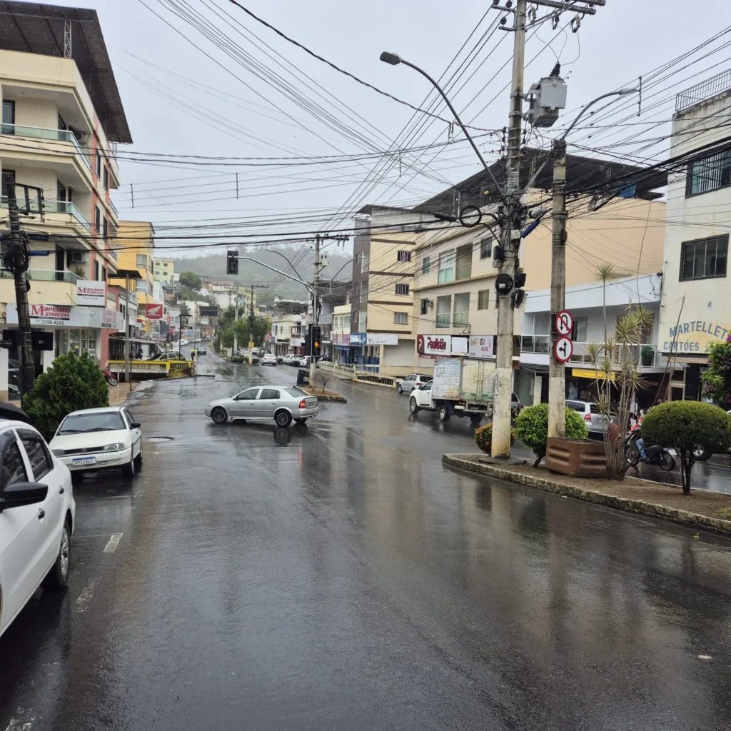 Chuva intensa no Espírito Santo: Alertas de alagamentos e deslizamentos até sábado
