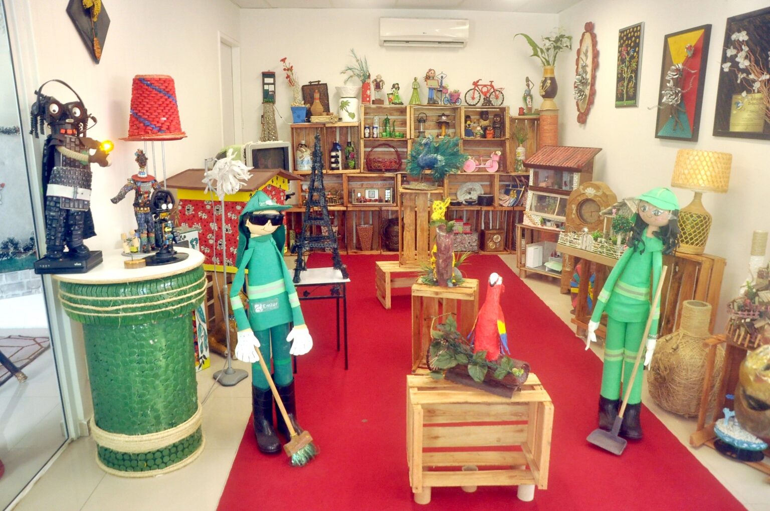 Emlur e Suas Ações de Arte: Educação Ambiental em Foco em 2025