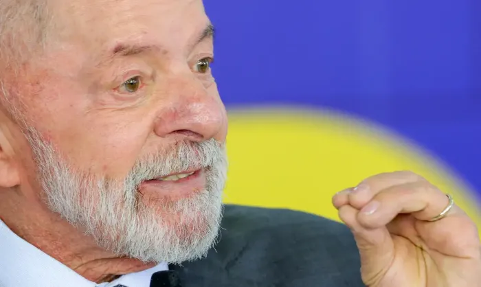 Evolução Positiva de Lula Após Cirurgia de Catarata: Retorno às Atividades Programado Evolução Positiva de Lula Após Cirurgia de Catarata: Retorno às Atividades Programado