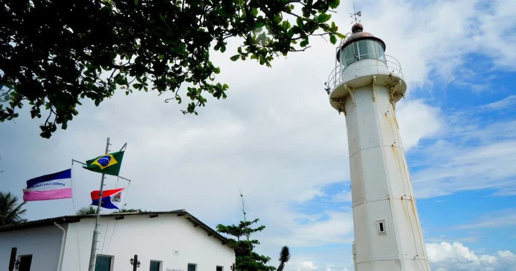 Farol Santa Luzia Estende Horário de Visitação em Vila Velha: Confira Detalhes