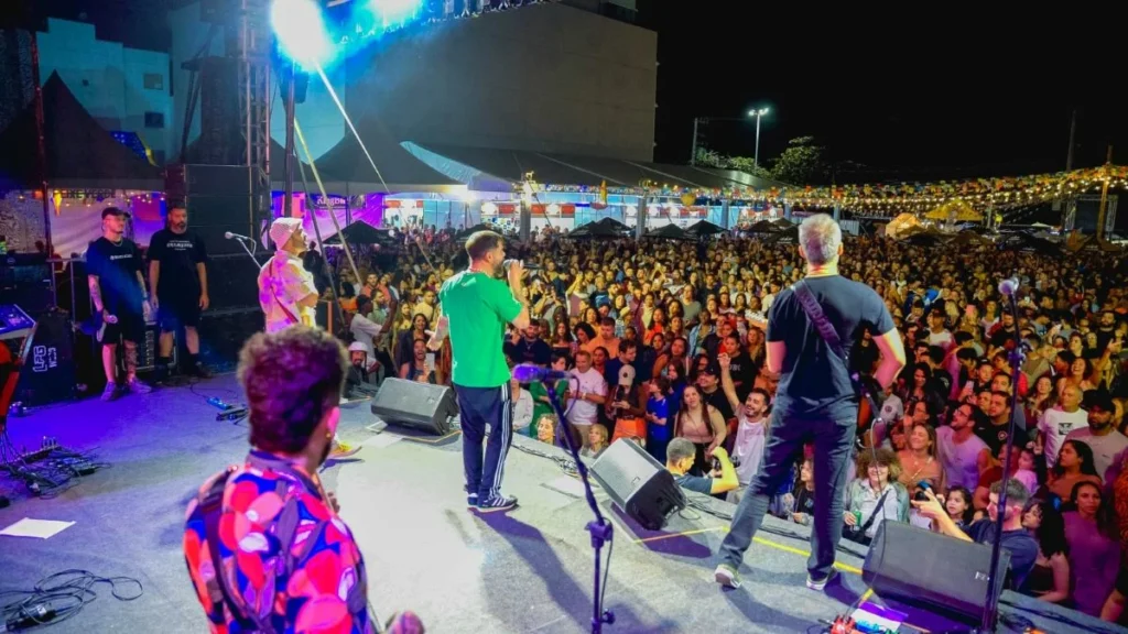 Guarapari Destaca-se como Destino Turístico em 2025: Um Resumo dos Principais Eventos