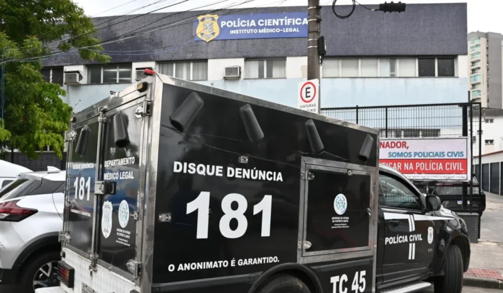 Homem é Morto a Facadas Enquanto Bebia Cerveja em Vila Velha
