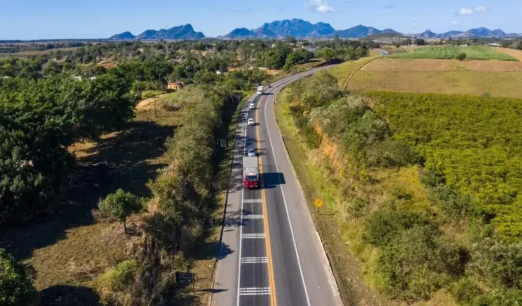 Interdição da BR-101 na Serra: Fechamento do Retorno por 30 Dias para Duplicação
