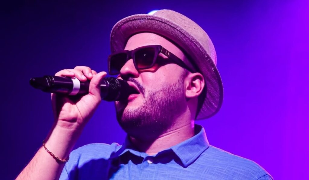 Quintal da Magia: Uma Noite de Samba e Alegria em Vila Velha