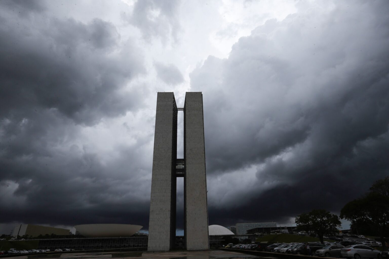 Revanche na Política Brasileira: Uma Armadilha para o Futuro