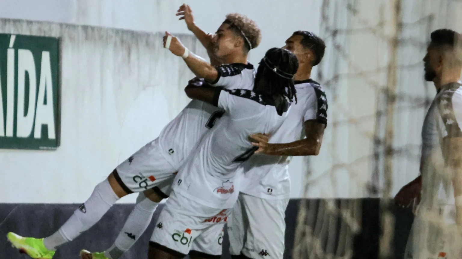 Rio Branco Goleia Vilavelhense e Assuma a Liderança do Capixabão 2026