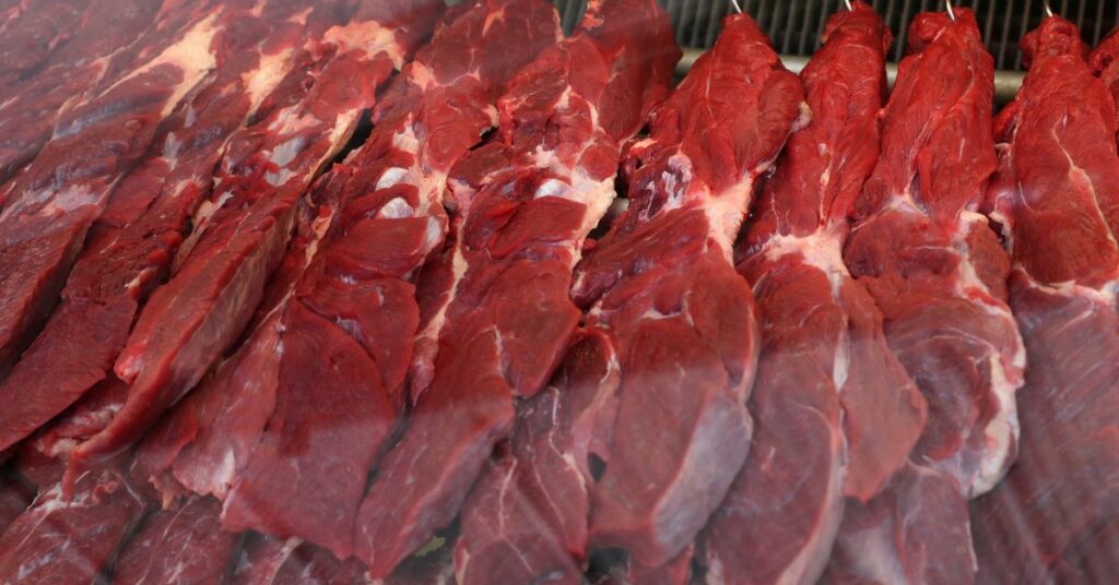 Tarifa Chinesa de 55% sobre Carne Bovina Cria Incertezas para Produtores Mineiros