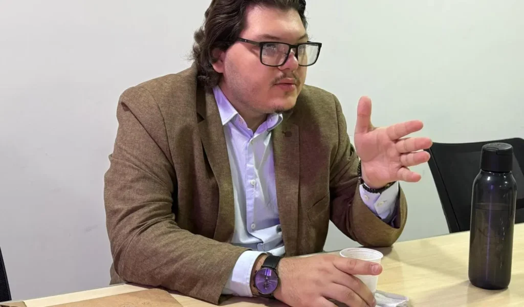 Vice-Prefeito de Cachoeiro se Torna Secretário de Educação Sem Aumento Salarial