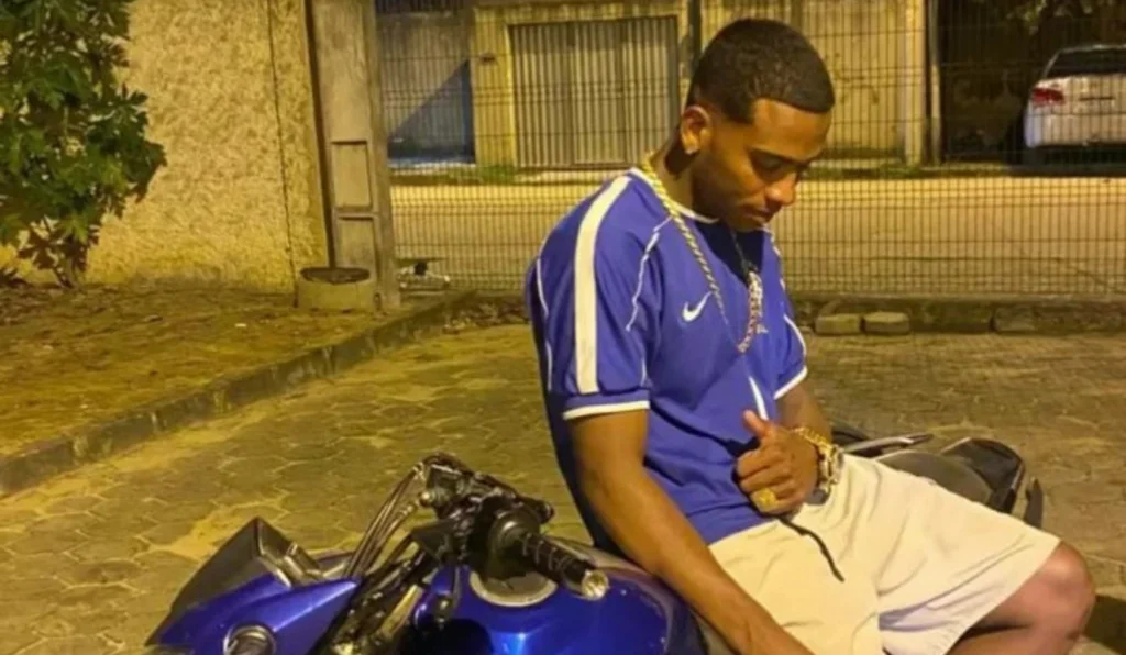 Acidente Fatal no Espírito Santo: Motociclista Colide com Barreira Metálica e Bicicleta