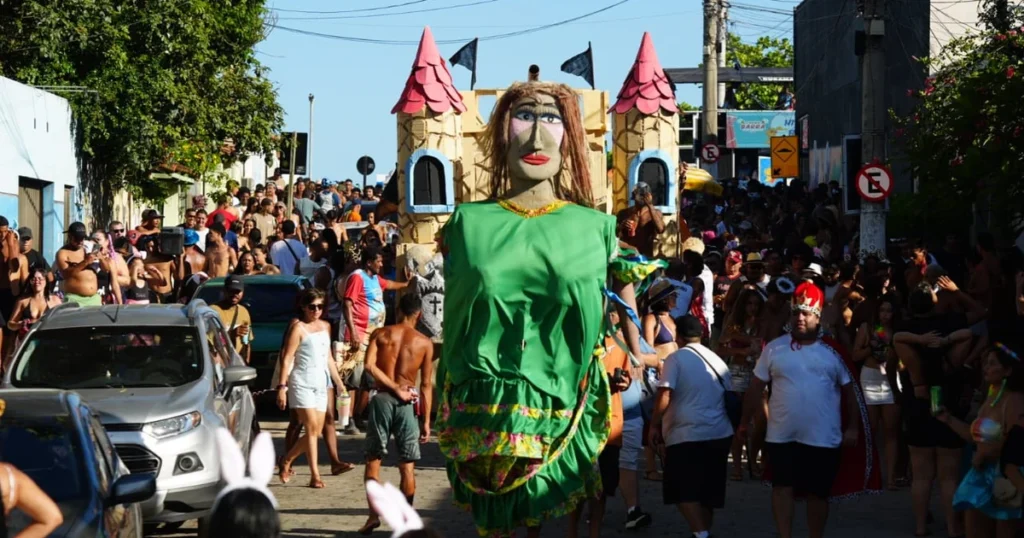 Barra do Jucu Celebra 40 Anos do Bloco Surpresa com sátira da Política Estadual