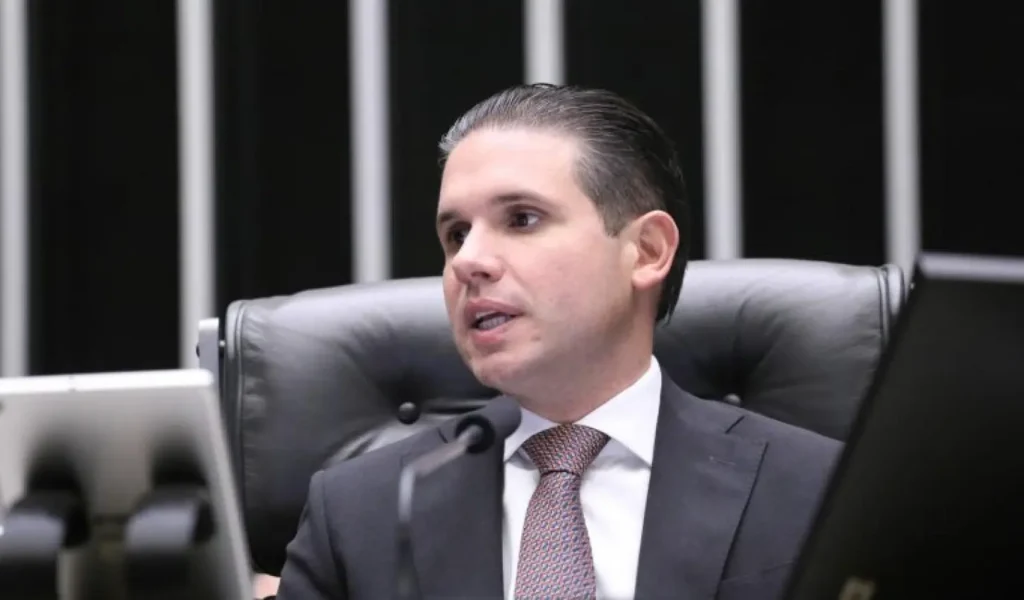 Câmara dos Deputados Aprova Criação de 16 Mil Cargos na Educação e Gestão