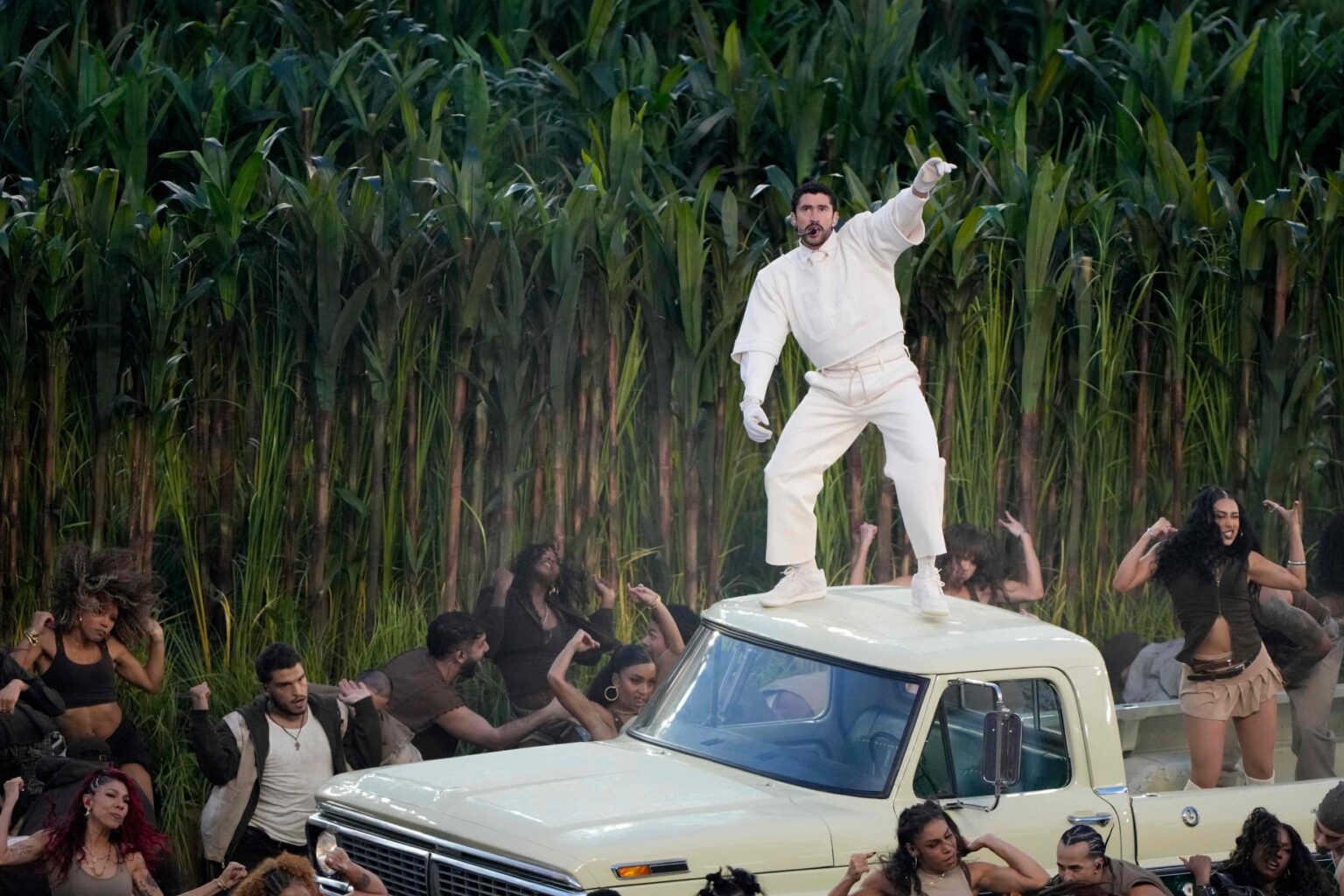 Celso de Mello: "Xenofobia racializada não é política pública"