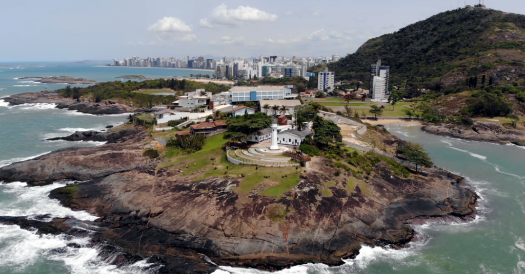 Descubra a Praia de Santa Luzia: O Charme Escondido de Vila Velha (ES) Imagem do artigo