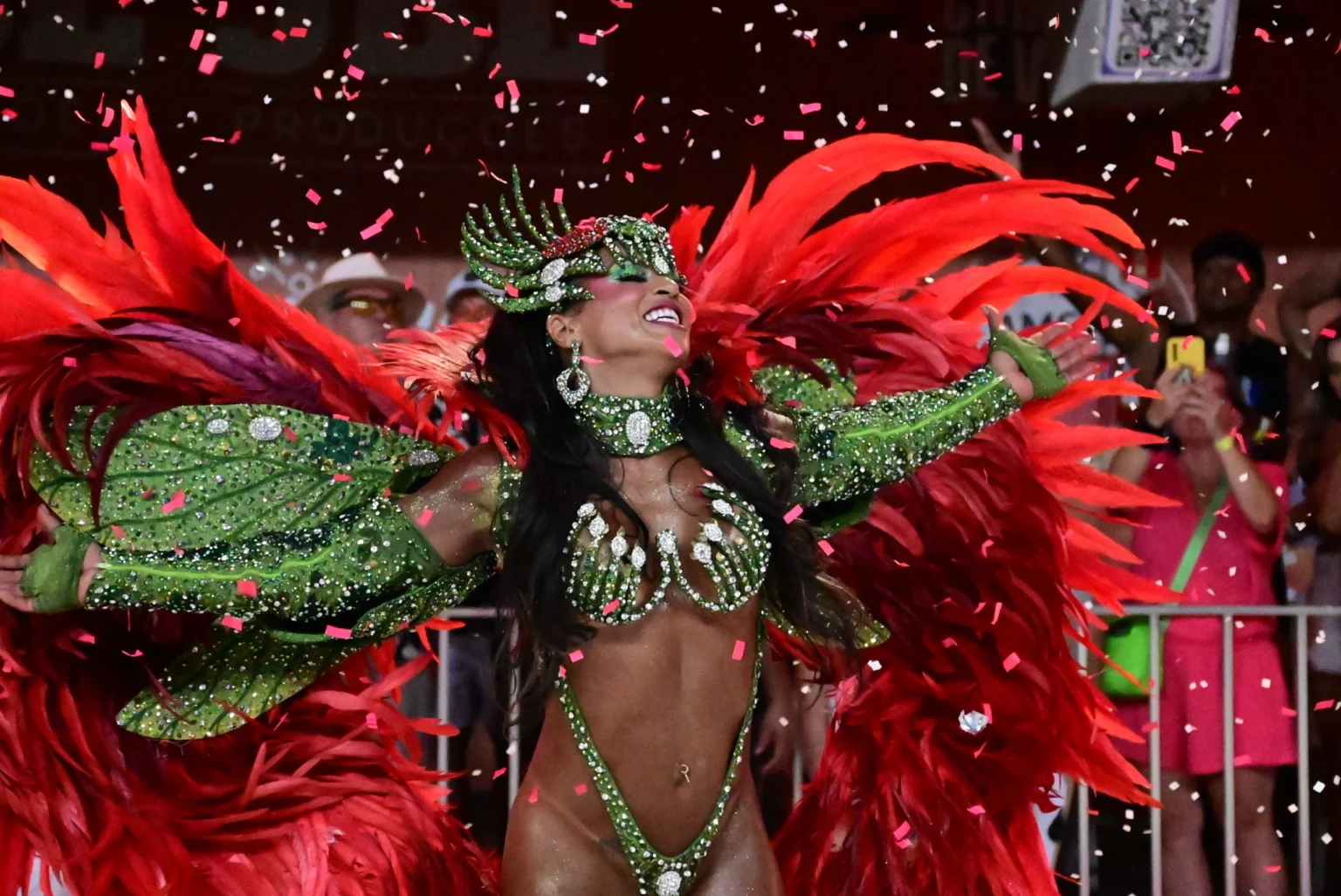 MUG se Transforma em Verde para Celebrar as Belezas do Espírito Santo