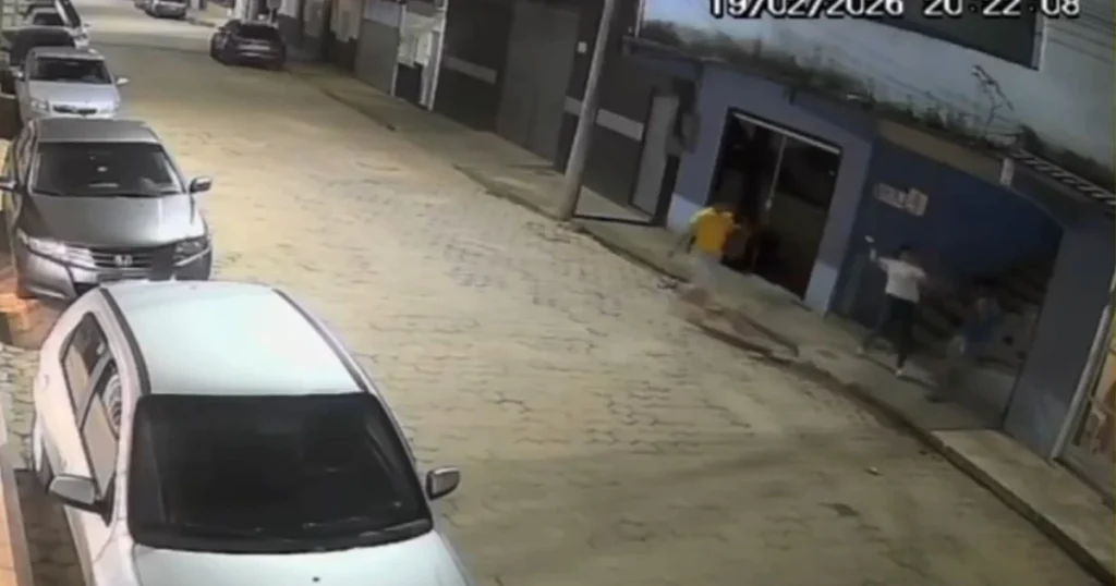 Mulher é presa após esfaquear e matar vizinho em Ibatiba durante discussão