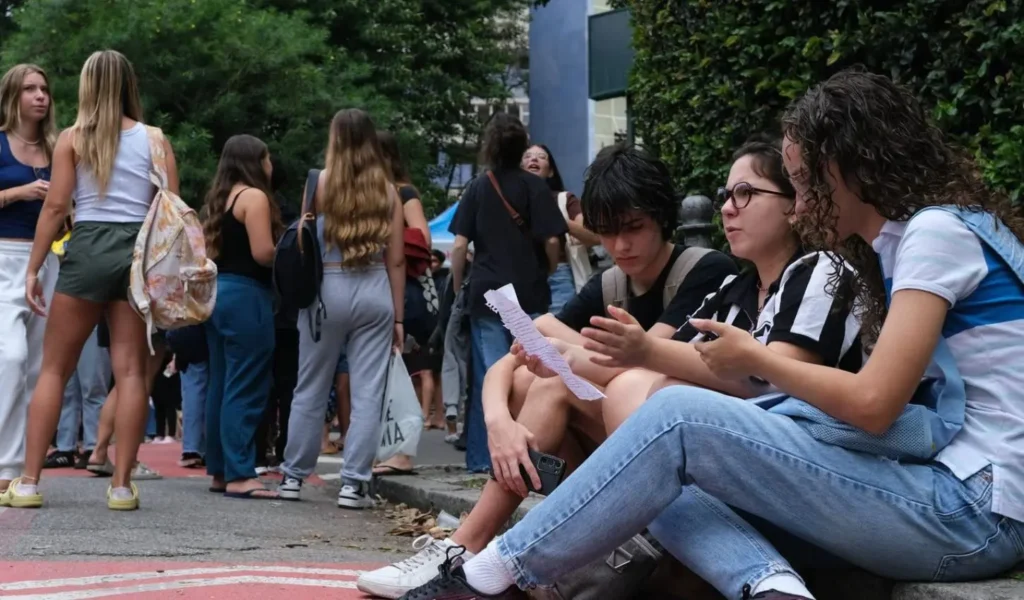 Pé-de-Meia Licenciaturas 2026: Inscrições Iniciam Hoje e ofercem até 12 mil Bolsas