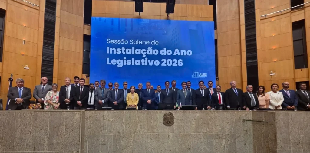 Reitor da Ufes marca presença na cerimônia de abertura dos trabalhos legislativos de 2026