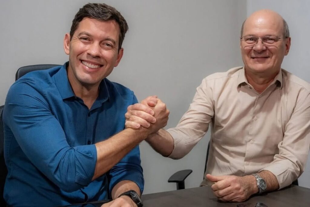 Vice-prefeito de Vila Velha Troca PSB pelo PSDB e Se Une a Arnaldinho Vice-prefeito de Vila Velha Troca PSB pelo PSDB e Se Une a Arnaldinho