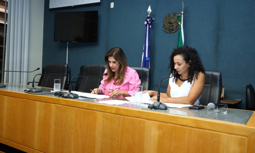 A Luta das Mulheres na Política: Avanços e Desafios em Debate na Assembleia A Luta das Mulheres na Política: Avanços e Desafios em Debate na Assembleia