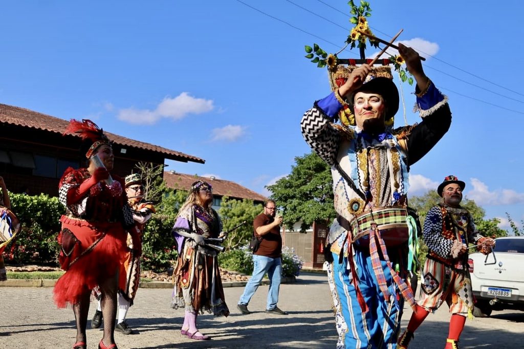 A Teia dos Pontos de Cultura: A Força da Inteligência Coletiva na Cultura Brasileira A Teia dos Pontos de Cultura: A Força da Inteligência Coletiva na Cultura Brasileira