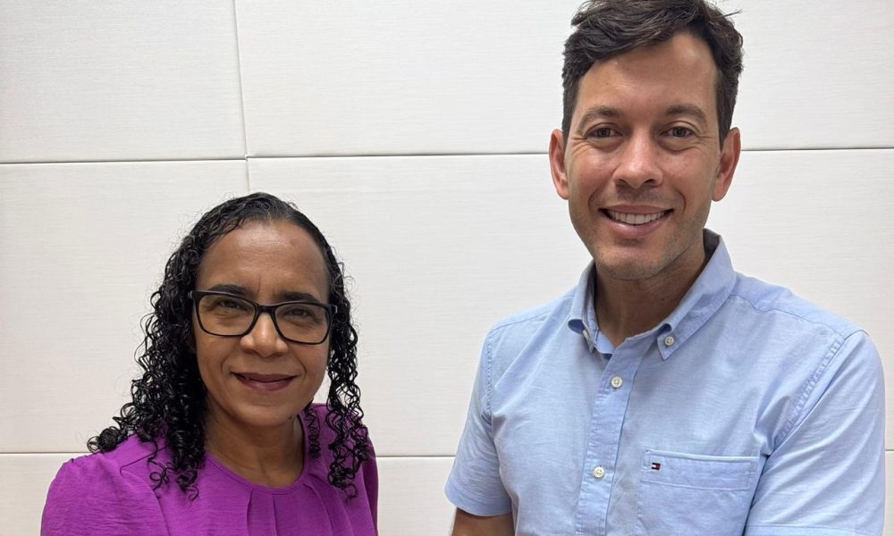 Arnaldinho Nomeia Vice-Prefeita de São Mateus como Pré-Candidata a Deputada Federal pelo PSDB Arnaldinho Nomeia Vice-Prefeita de São Mateus como Pré-Candidata a Deputada Federal pelo PSDB