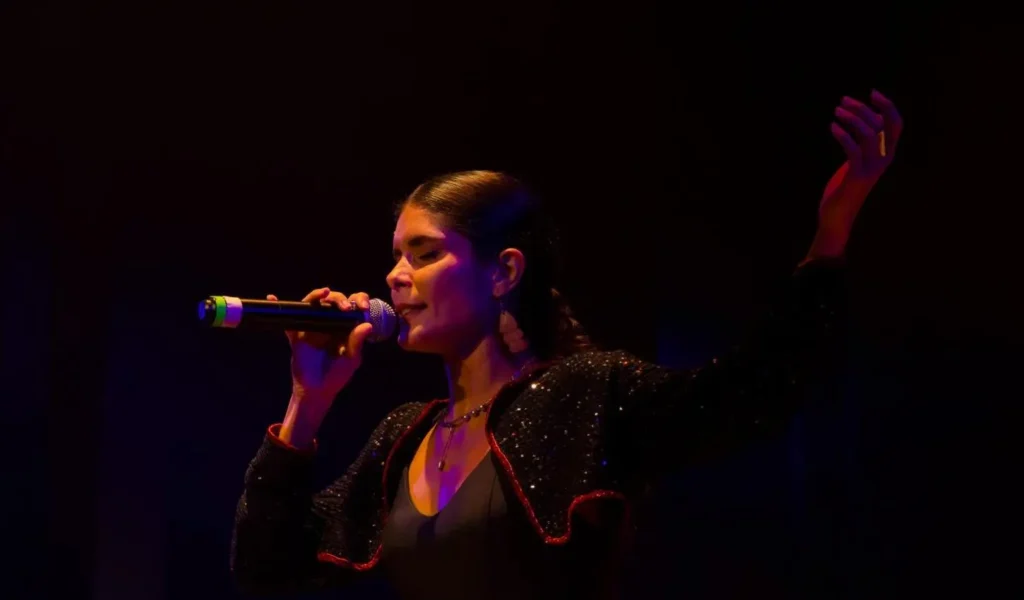 Bárbara Veronez Lança EP em Show Especial na Casa do Governador