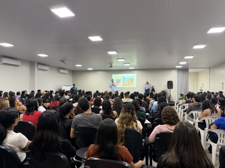 Capacitação de Cuidadores na Educação Especial: Aprendizados para Situações de Crise Capacitação de Cuidadores na Educação Especial: Aprendizados para Situações de Crise