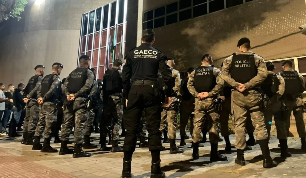 Ex-Comandante da Guarda de Vila Velha e Advogada Presos em Grande Operação Contra Crime Organizado Ex-Comandante da Guarda de Vila Velha e Advogada Presos em Grande Operação Contra Crime Organizado