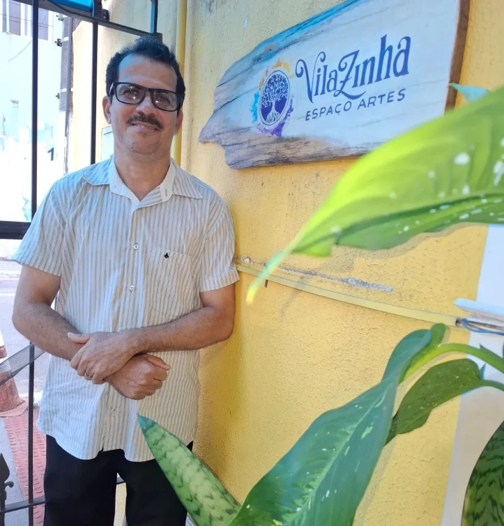 Exposição Inédita de Romário Batista Valoriza Arte Sustentável em Vila Velha