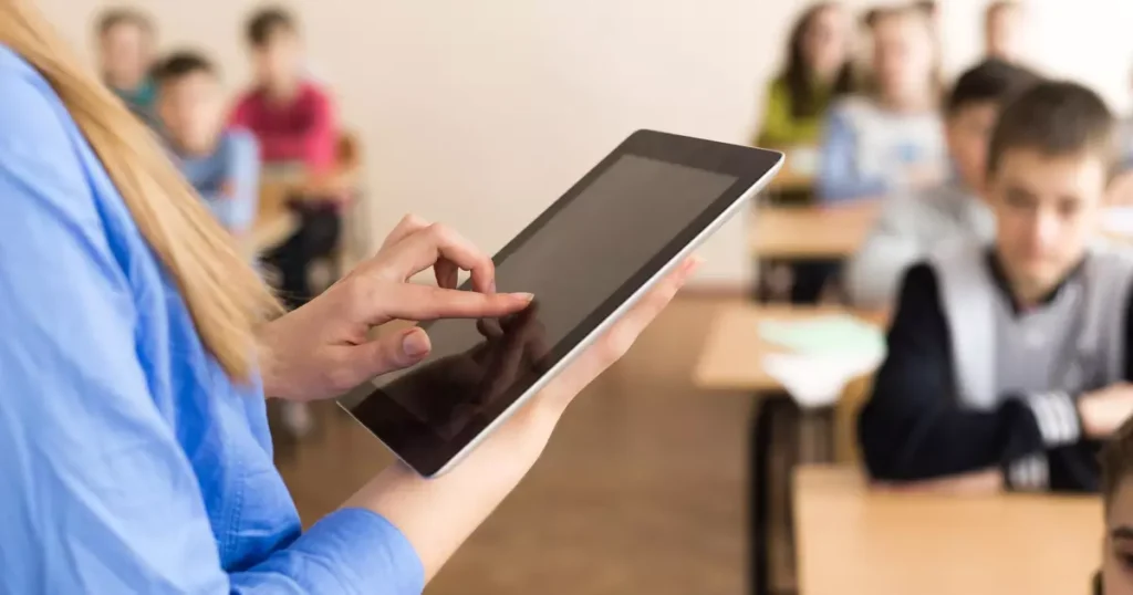 Inteligência Artificial na Educação: Evento Destaca Avanços e Desafios