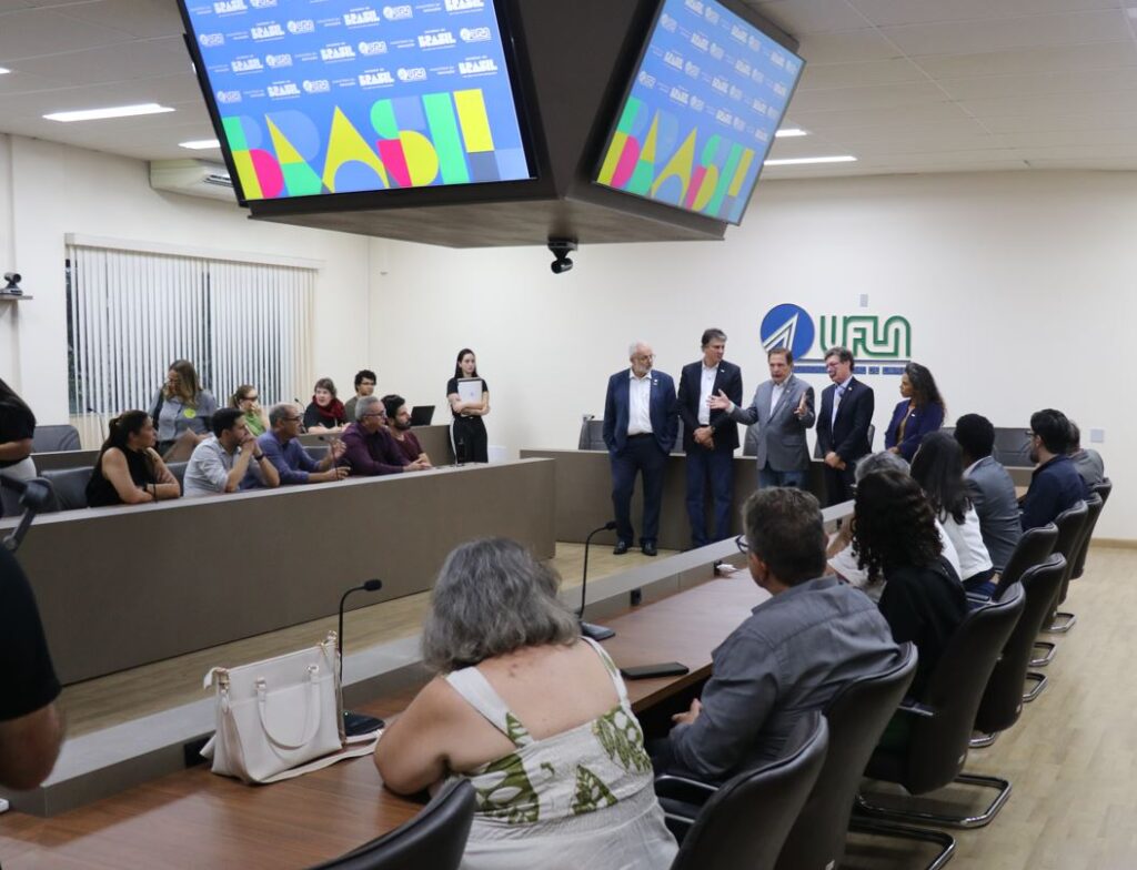 Ministro da Educação Anuncia Novos Investimentos na UFLA em Visita Oficial