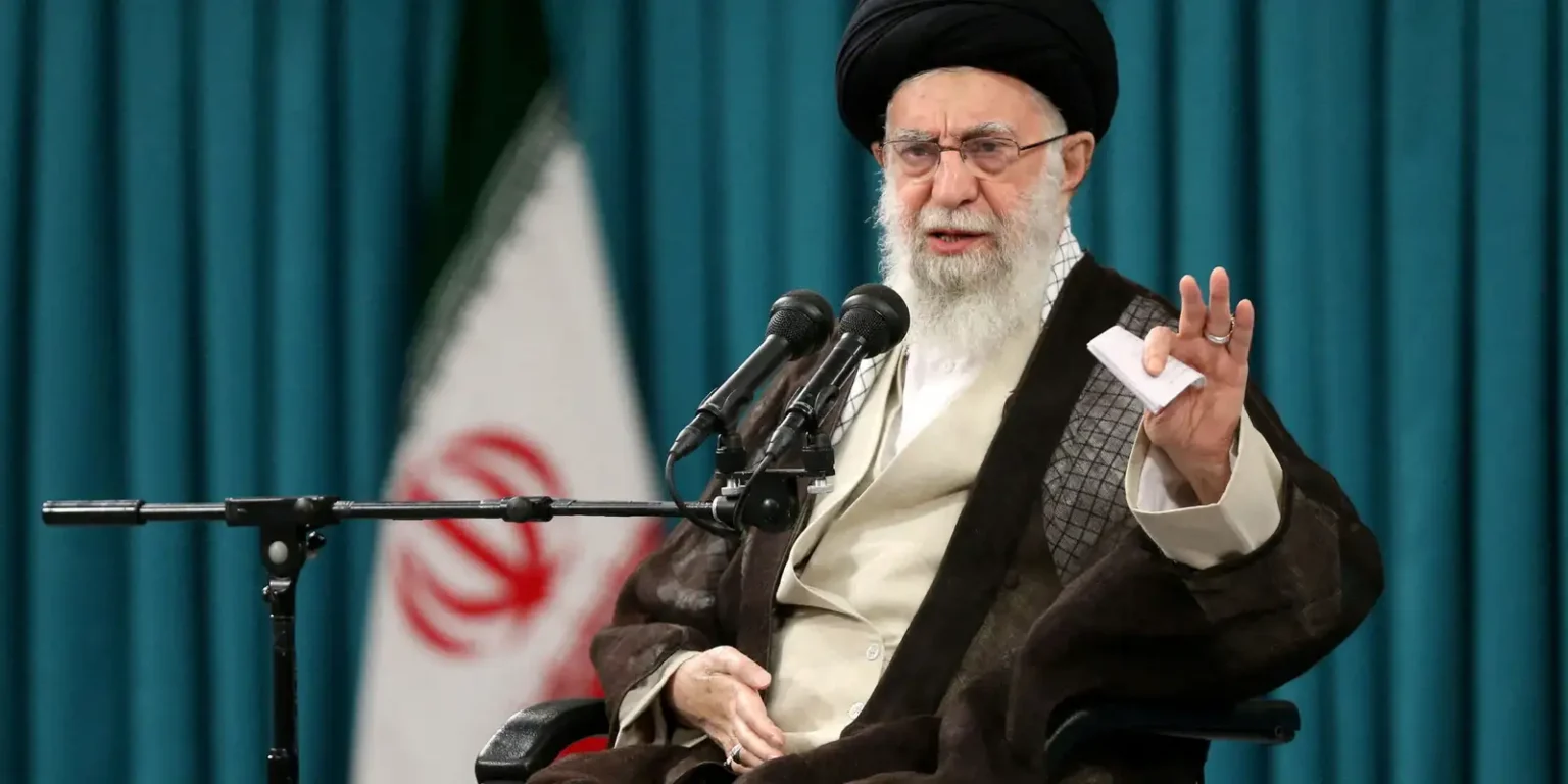 Morte de Ali Khamenei Intensifica Crise Política no Irã
