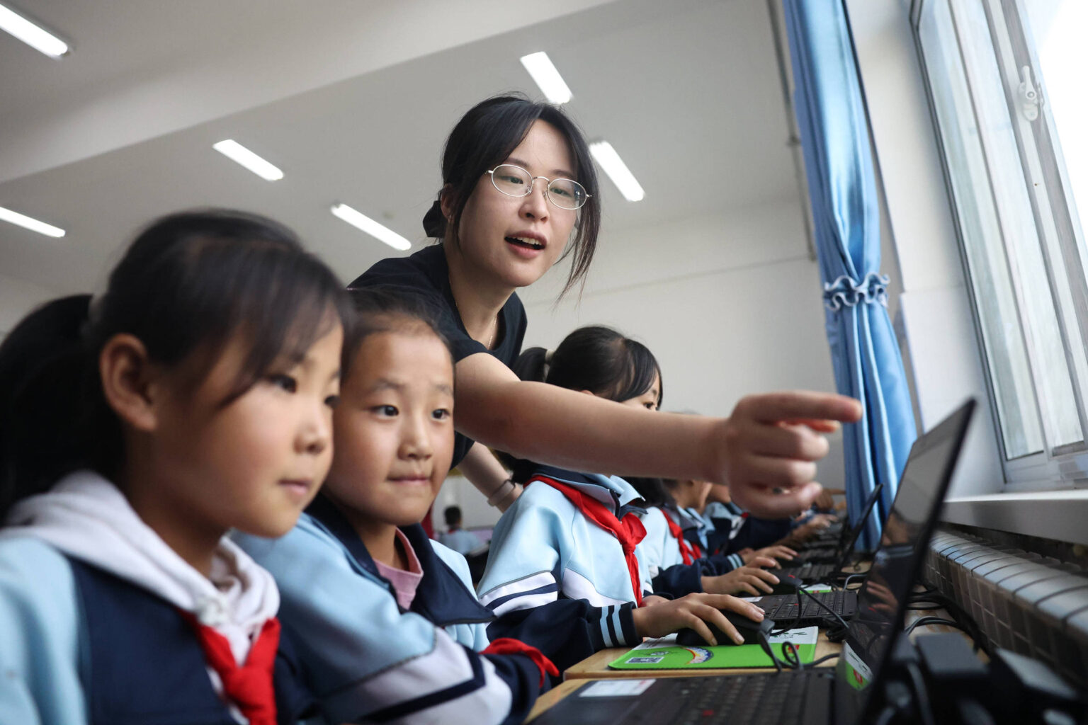 O que a Ásia Revela sobre Inteligência Artificial na Educação e seu Impacto