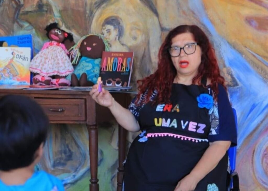 Oficina de Educação Antirracista Destaca Literatura Infantil na Semana da Arte e Cultura de Alegrete Oficina de Educação Antirracista Destaca Literatura Infantil na Semana da Arte e Cultura de Alegrete