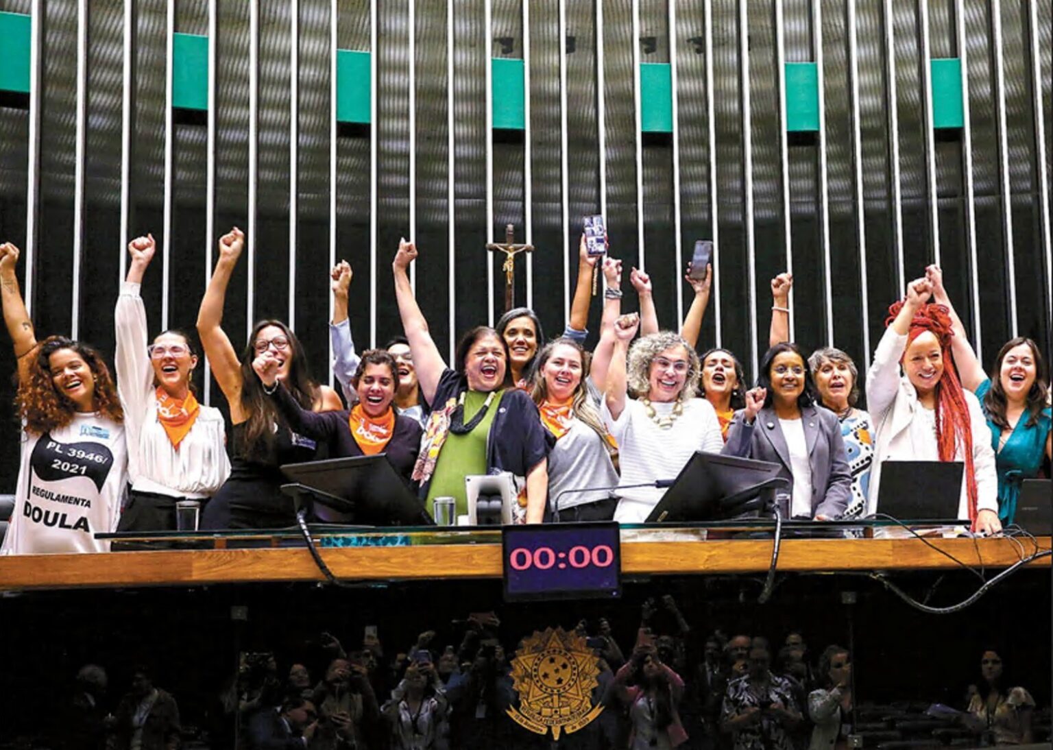 Pacote de Projetos para Mulheres na Câmara: Aprovados com Pautas Controversas Pacote de Projetos para Mulheres na Câmara: Aprovados com Pautas Controversas