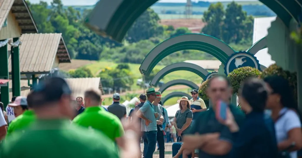 Podcast: Expodireto 2024 Discute Inovação e Desafios do Agronegócio Gaúcho Podcast: Expodireto 2024 Discute Inovação e Desafios do Agronegócio Gaúcho