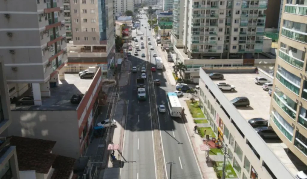 Rodovia do Sol: Interdição de Faixa para Retirada de Postes por Duas Semanas Rodovia do Sol: Interdição de Faixa para Retirada de Postes por Duas Semanas