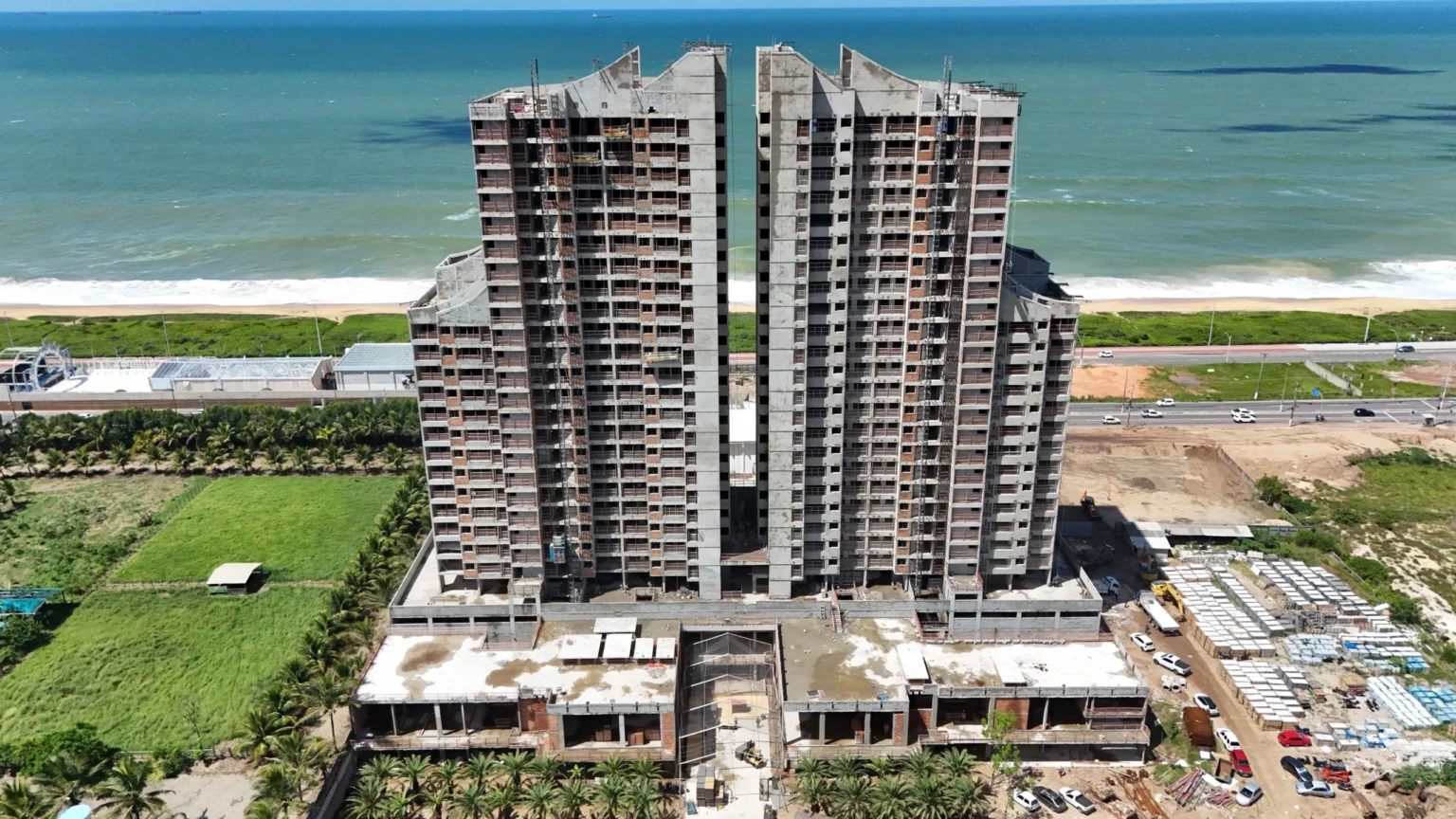 Setor Imobiliário da Grande Vitória: 18 Mil Unidades Residenciais em Produção, Mas Cautela Predomina