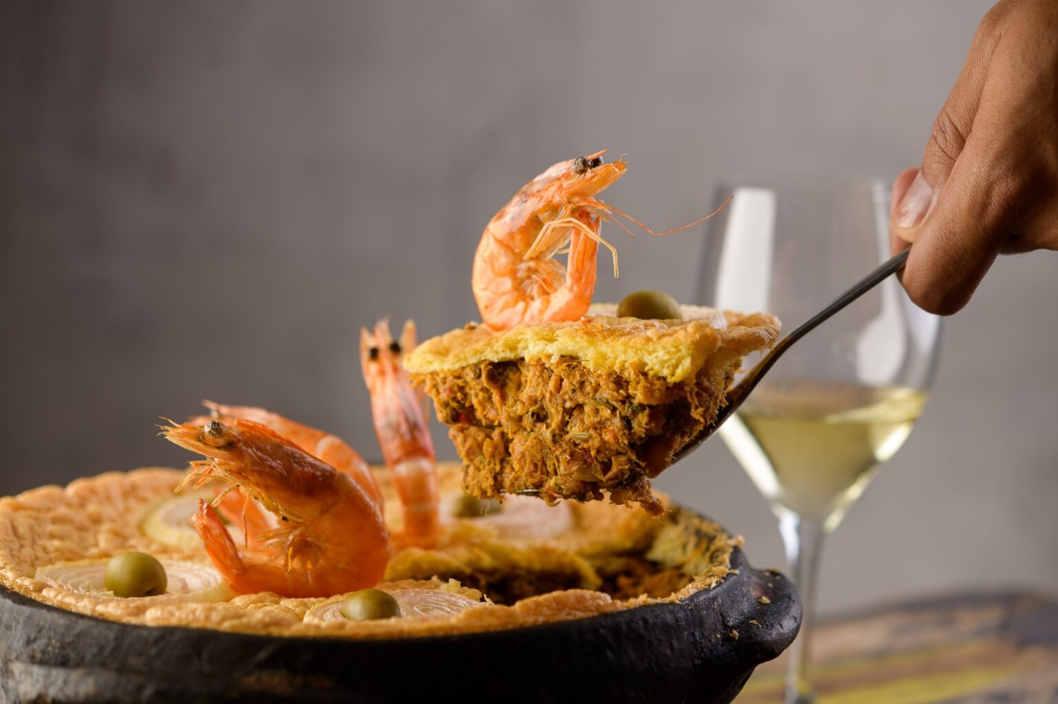 Torta Capixaba: Uma Tradição Gastronômica em Destaque no Caranguejo do Assis para a Semana Santa