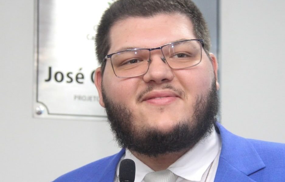 Vice-Prefeito de Cachoeiro Renuncia à Secretaria de Educação para Focar nas Eleições de 2026 Vice-Prefeito de Cachoeiro Renuncia à Secretaria de Educação para Focar nas Eleições de 2026