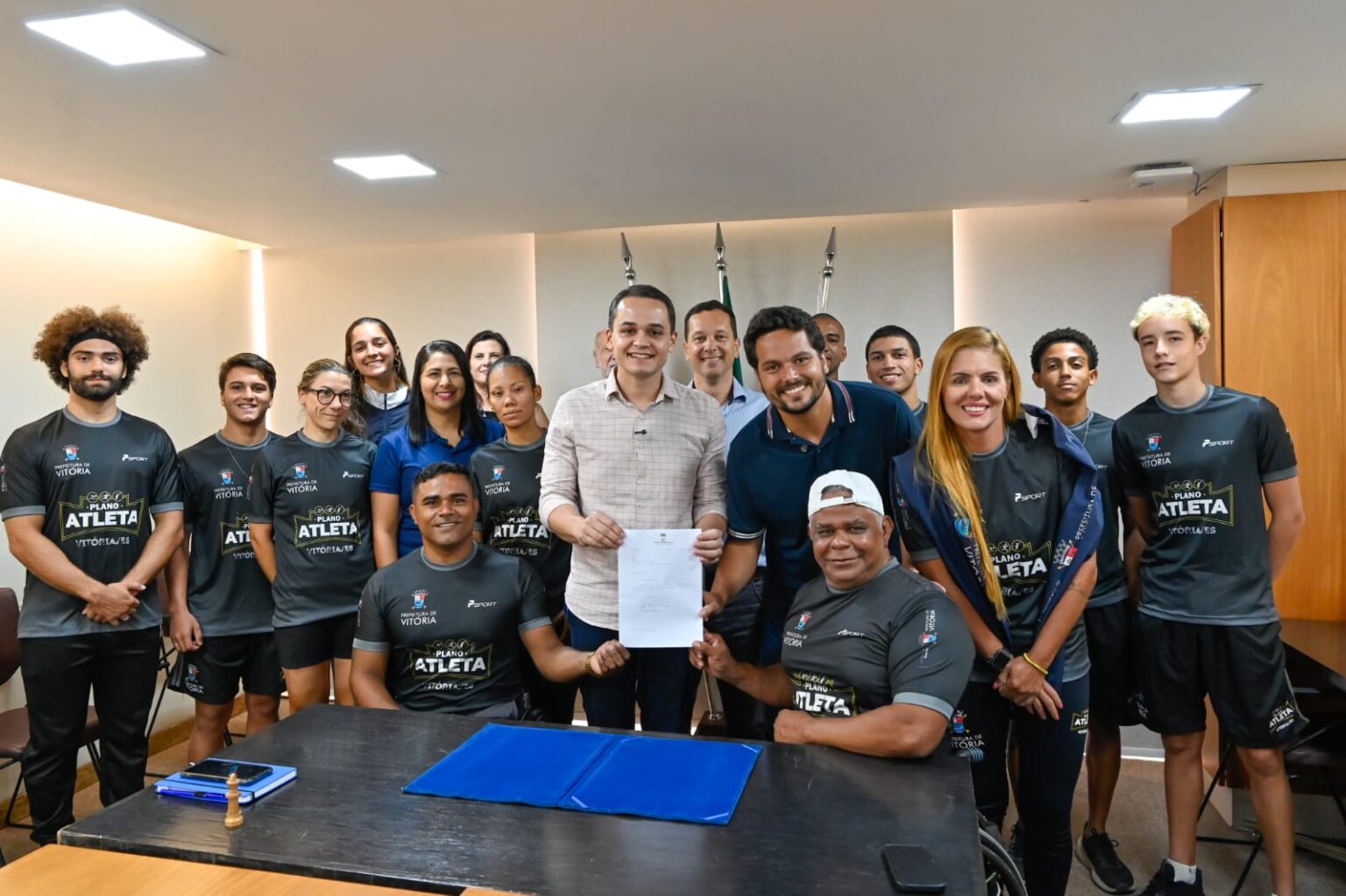 Vitória Avança na Promoção do Esporte com Lei que Integra Bolsa Atleta às Academias Populares Vitória Avança na Promoção do Esporte com Lei que Integra Bolsa Atleta às Academias Populares