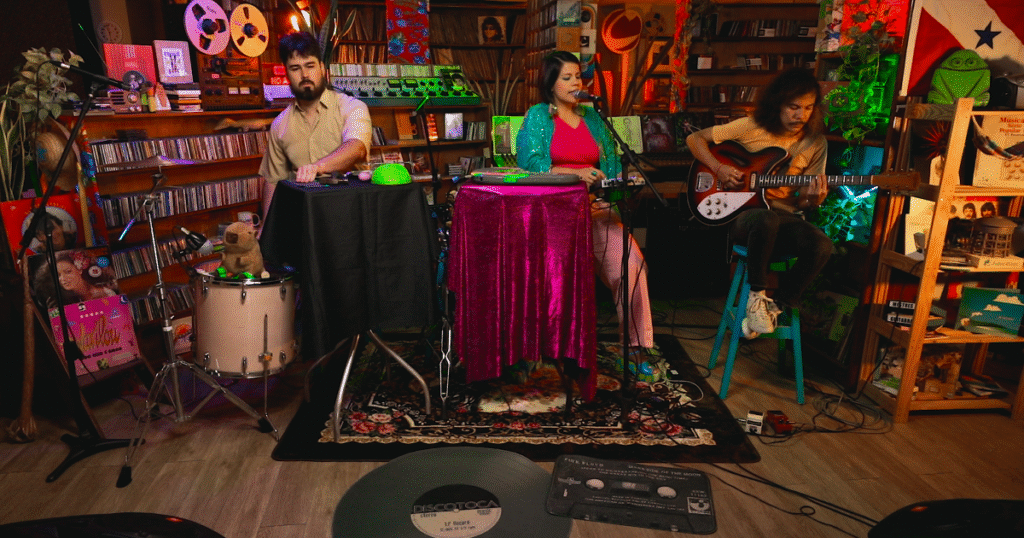 Banda Naïf Encanta no Discotoca nesta Terça-feira (21)