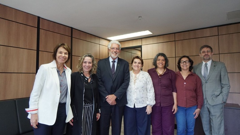 CNE Cria Comissão para Incluir Conteúdos sobre Violência contra Mulheres nos Currículos da Educação CNE Cria Comissão para Incluir Conteúdos sobre Violência contra Mulheres nos Currículos da Educação