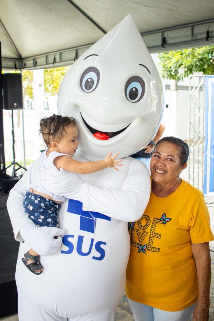 Conde promove Dia D e vacina mais de 500 pessoas contra a Influenza