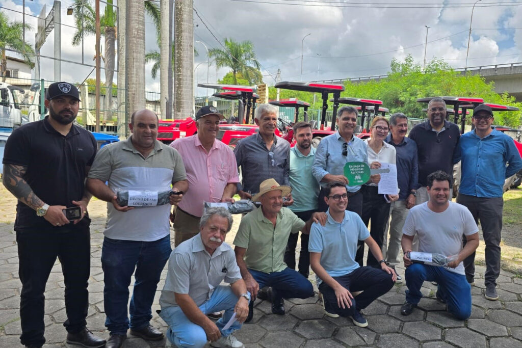 Entrega de Tratores Agrícolas Fortalece o Agro no Espírito Santo